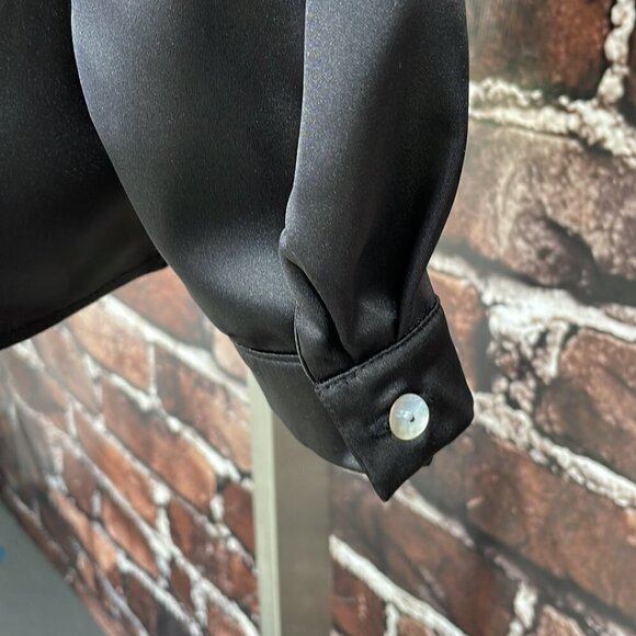 Mine Free Blouse NWT Long Sleeve Button Up Leopard Print Black Size Small S - Picture 10 of 15